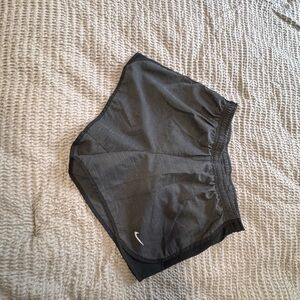 Nike Girls drifit Black Running Shorts size large